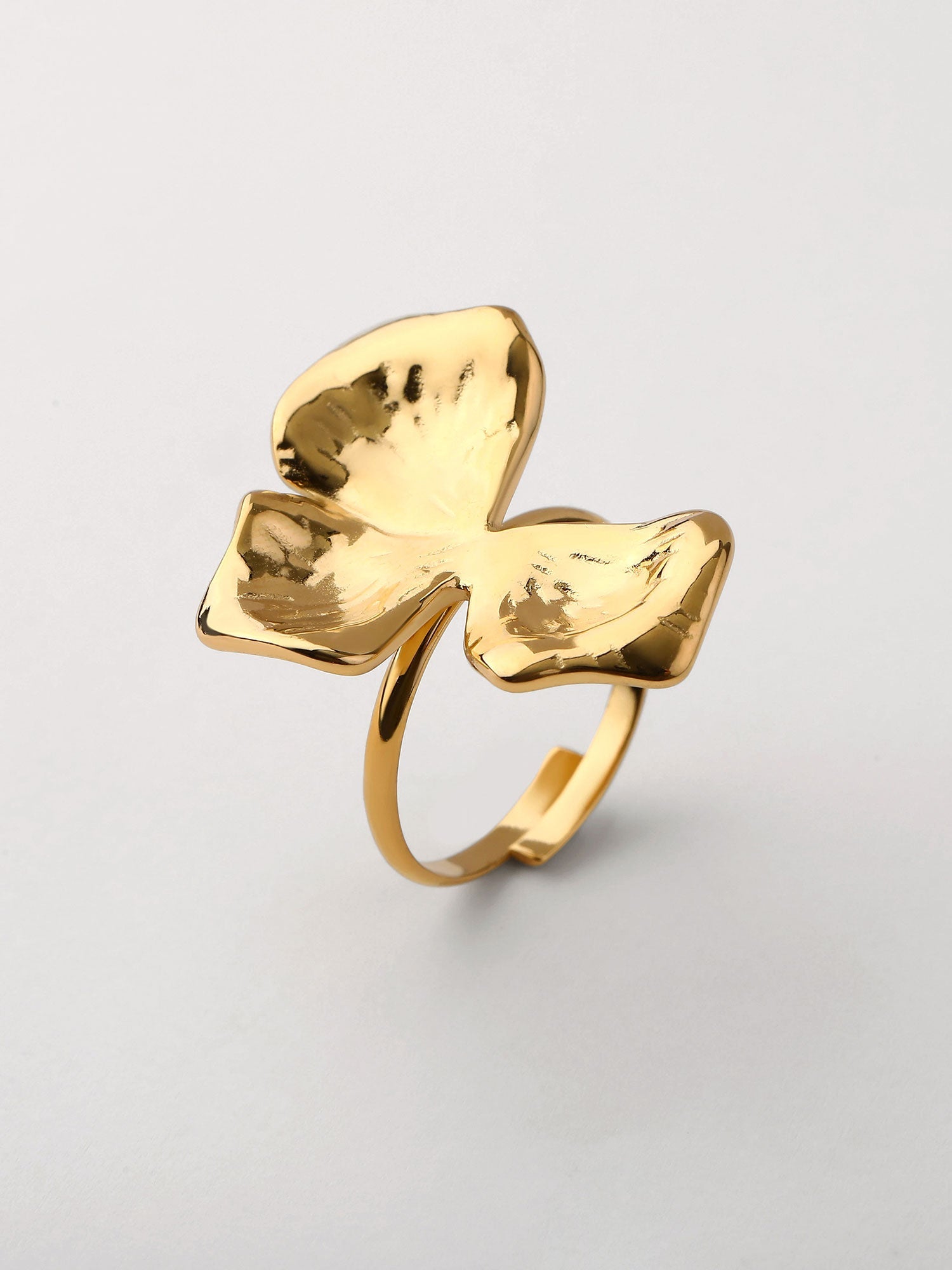 Anillo forma de flor Dorado