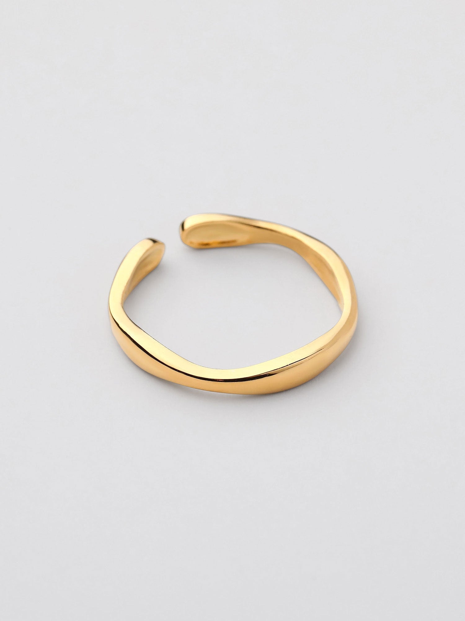 Anillo abierto básico Dorado
