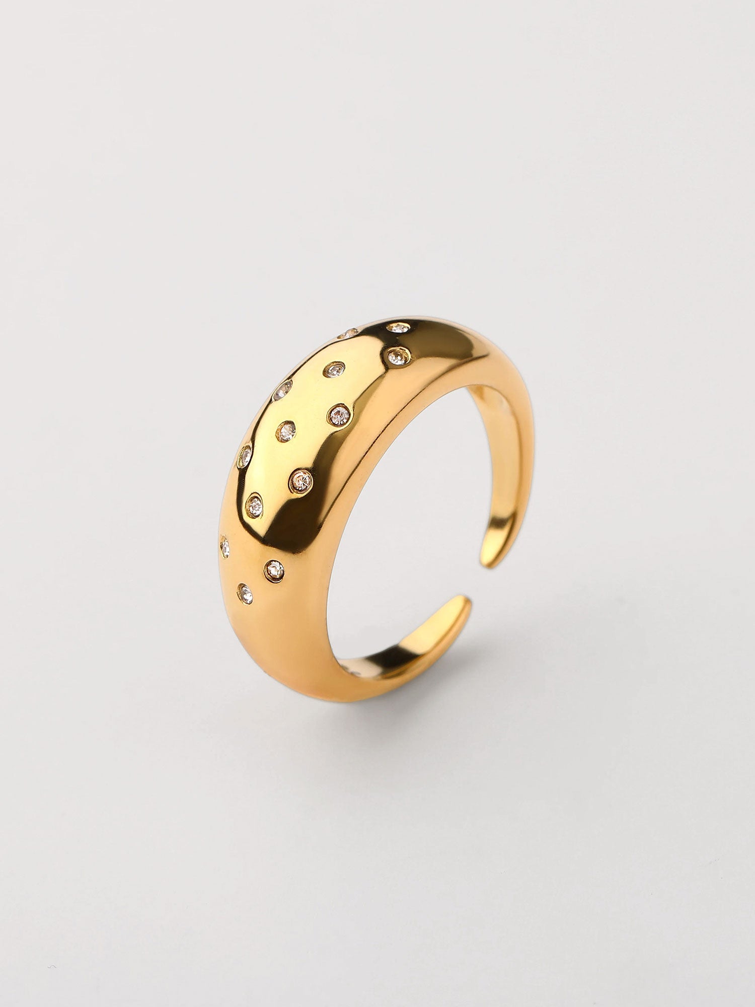 Anillo con zirconias Dorado básico