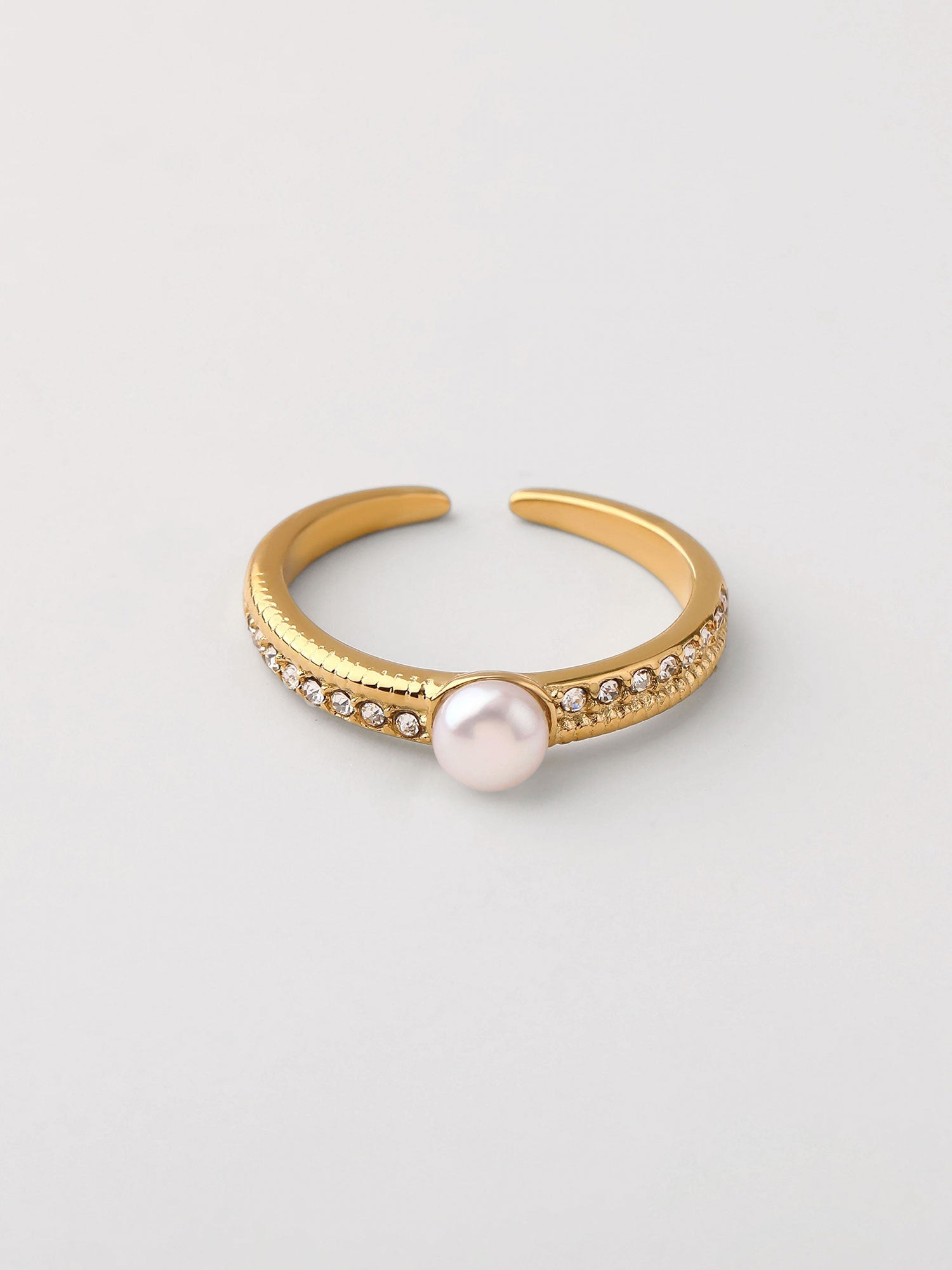 Anillo perlas y zirconias Dorado