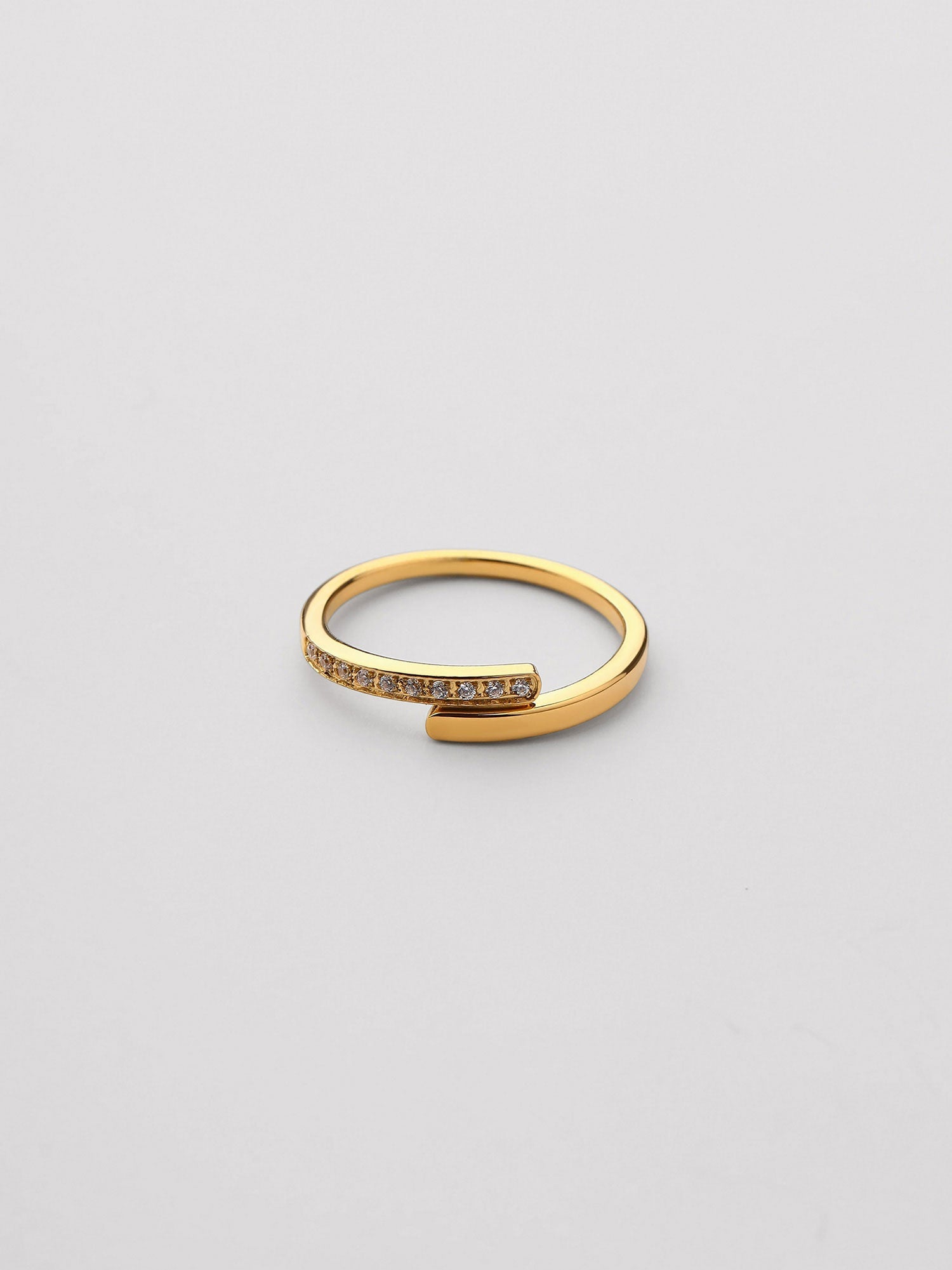 Anillo Kaela Ajustable Zirconia Dorado Minimal