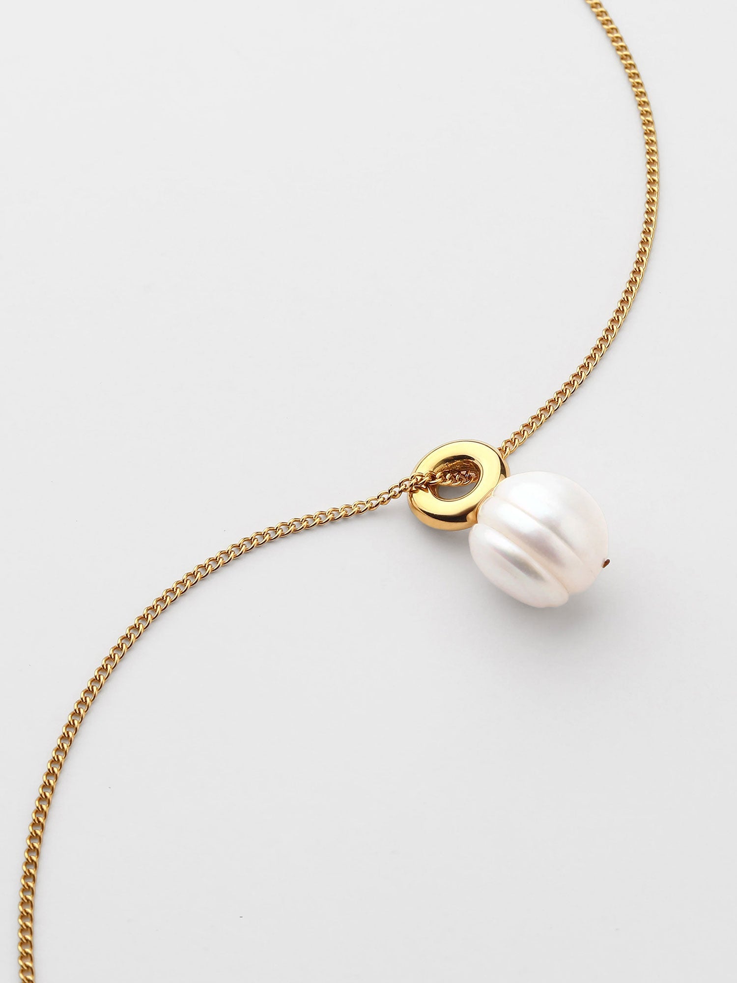 Collar colgante con perla Dorado