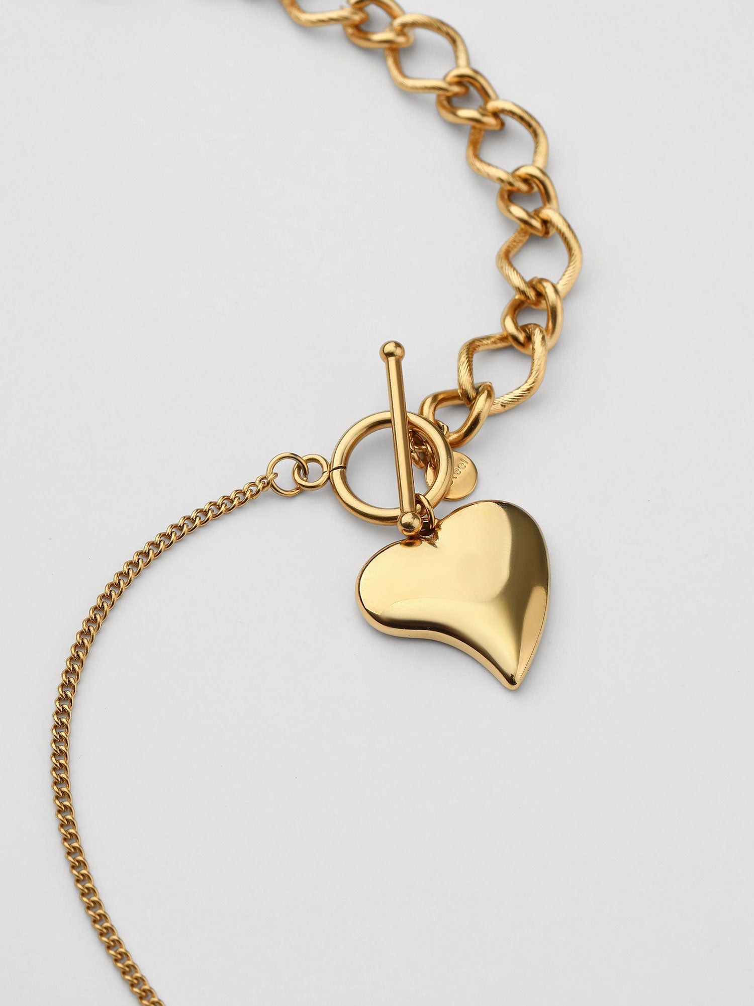 Collar Elarin Corazón Colgante Dorado Minimal