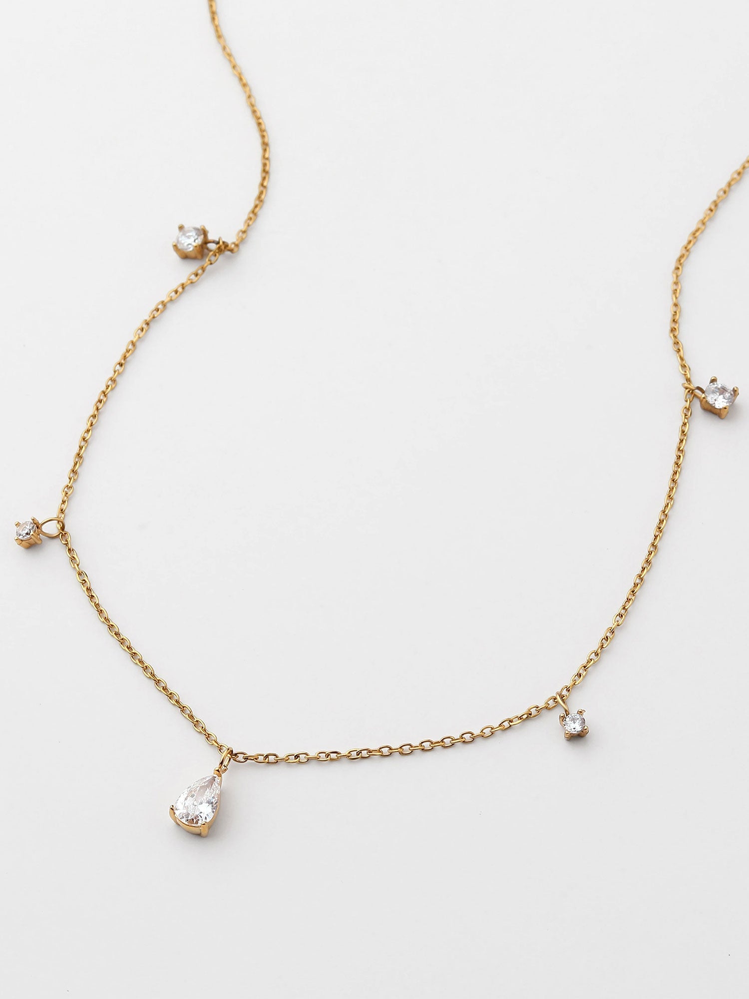 Collar con Zirconias Dorado