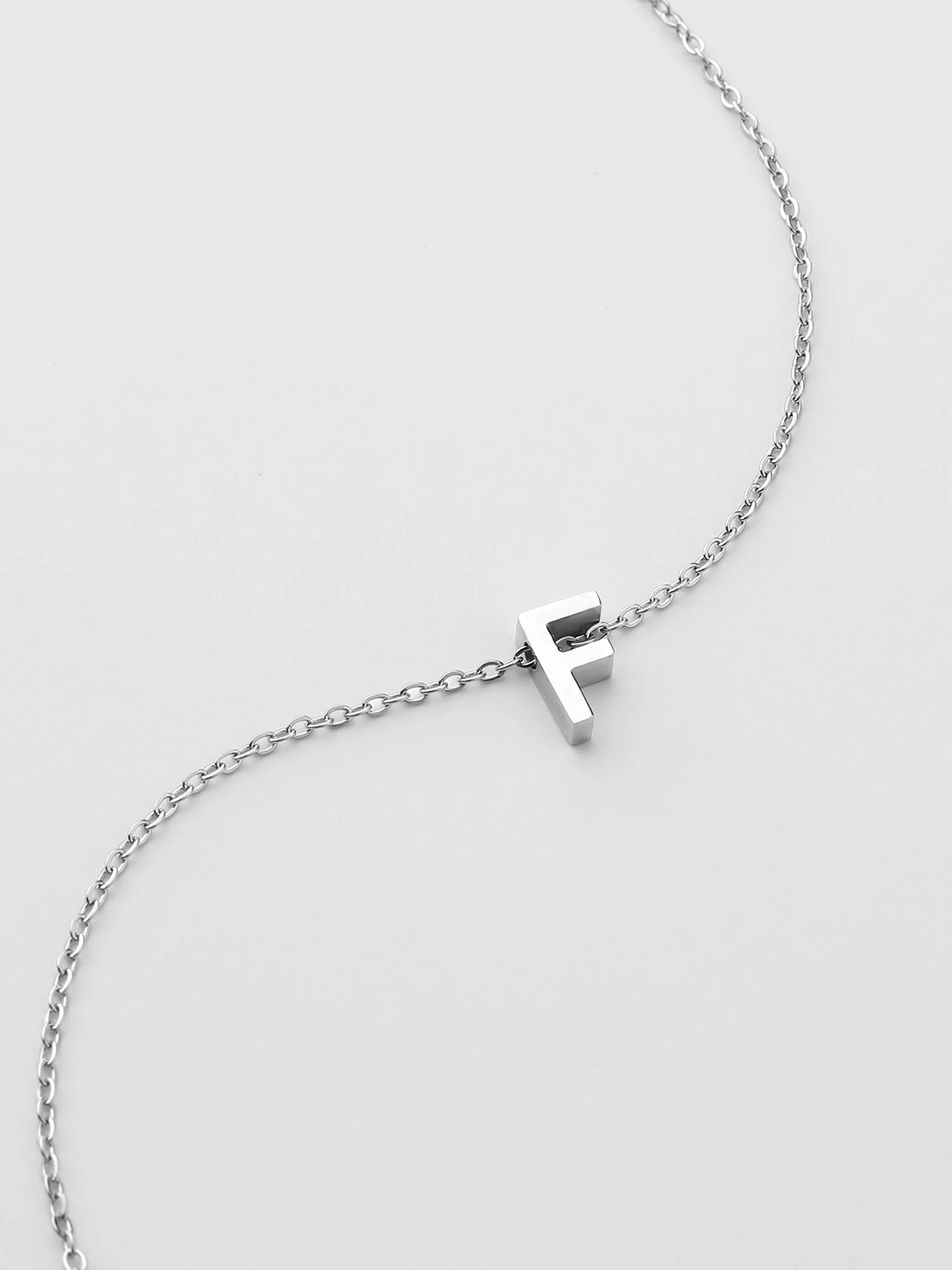 Collar Inicial F Plateado