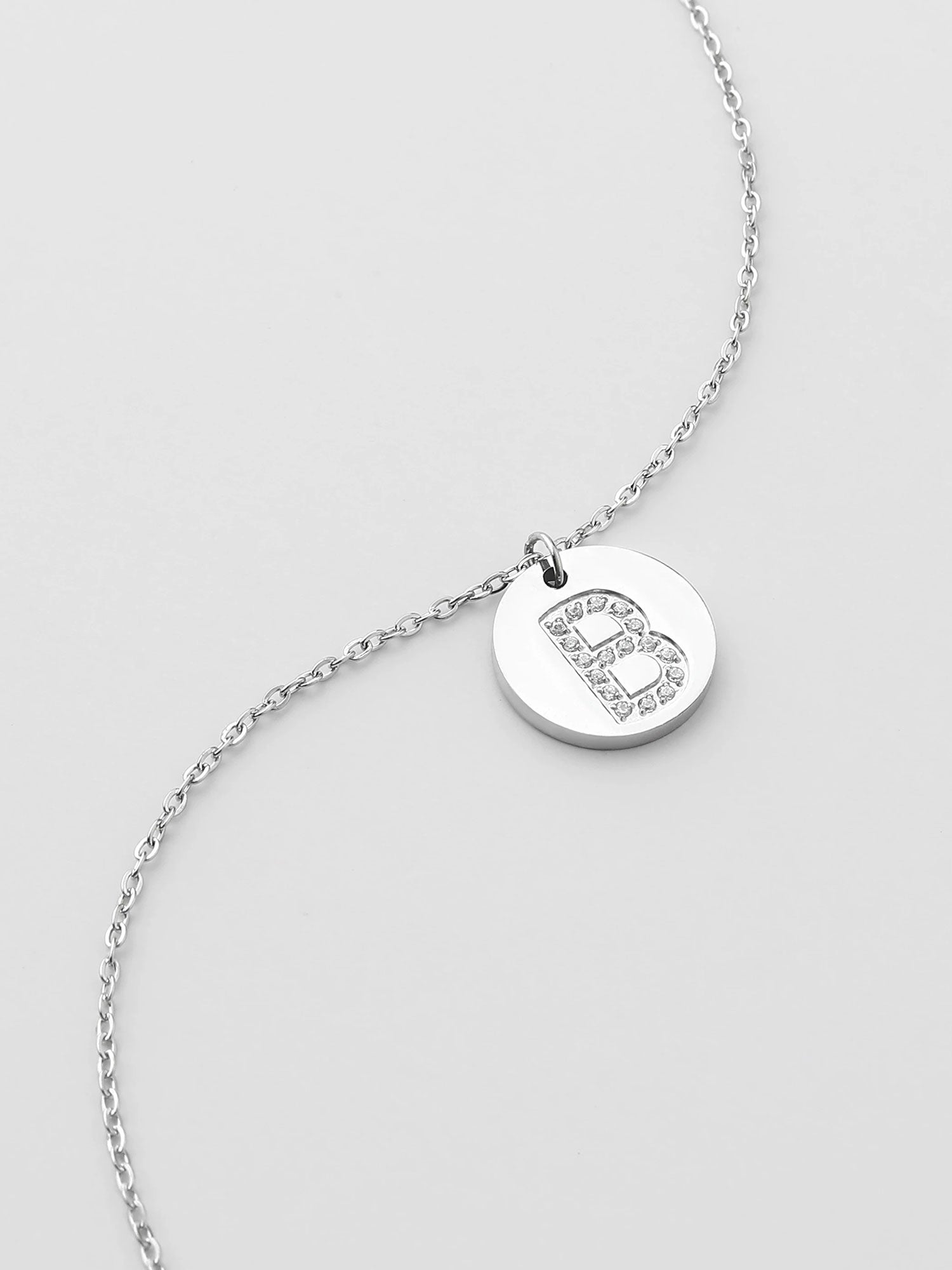 Collar Inicial B Medallón Brillante Plateado