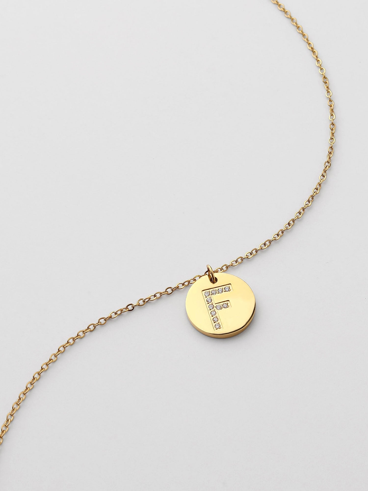 Collar Inicial F Medallón Dorado Brillante