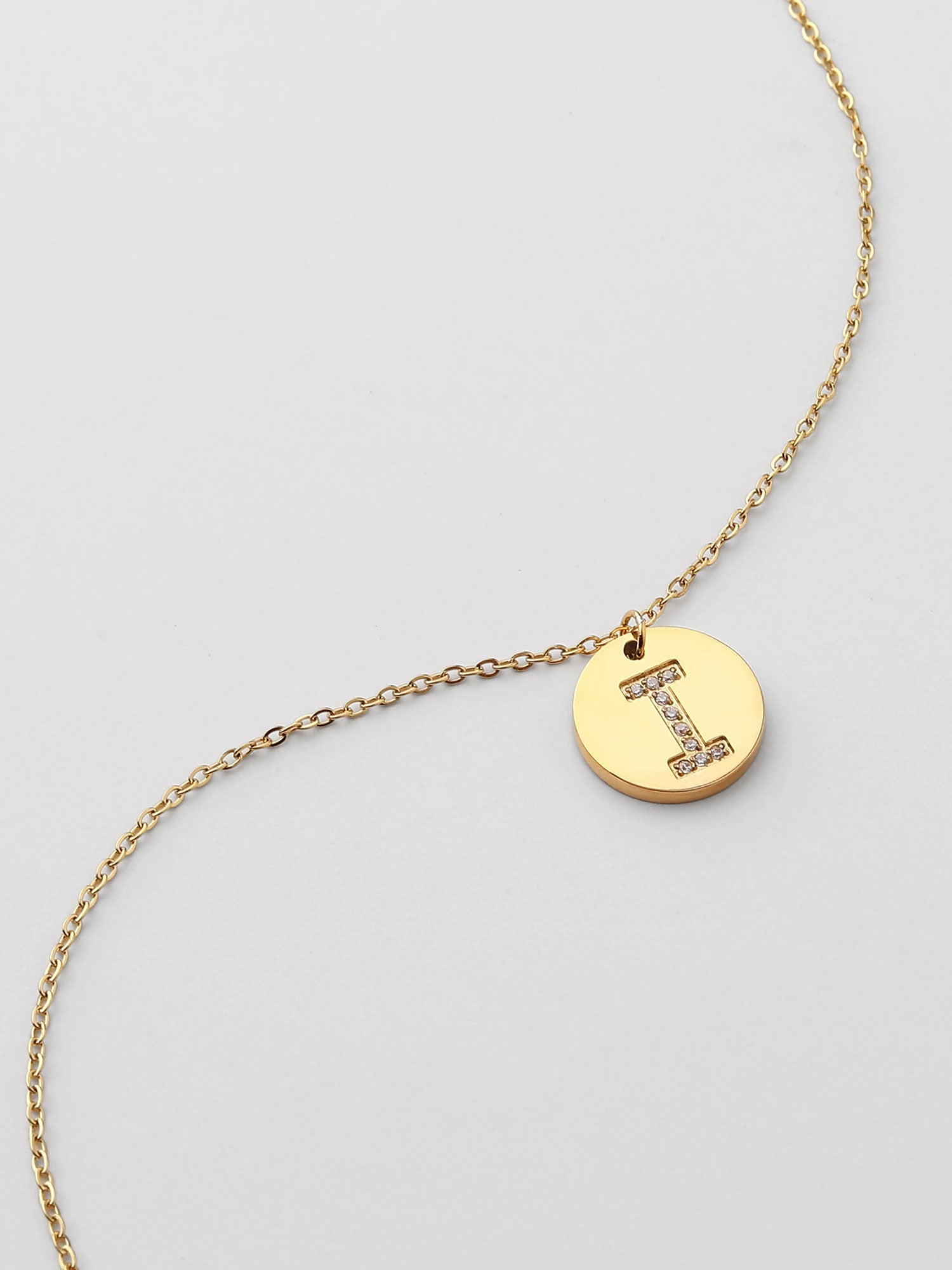 Collar Inicial I Medallón Dorado Brillante