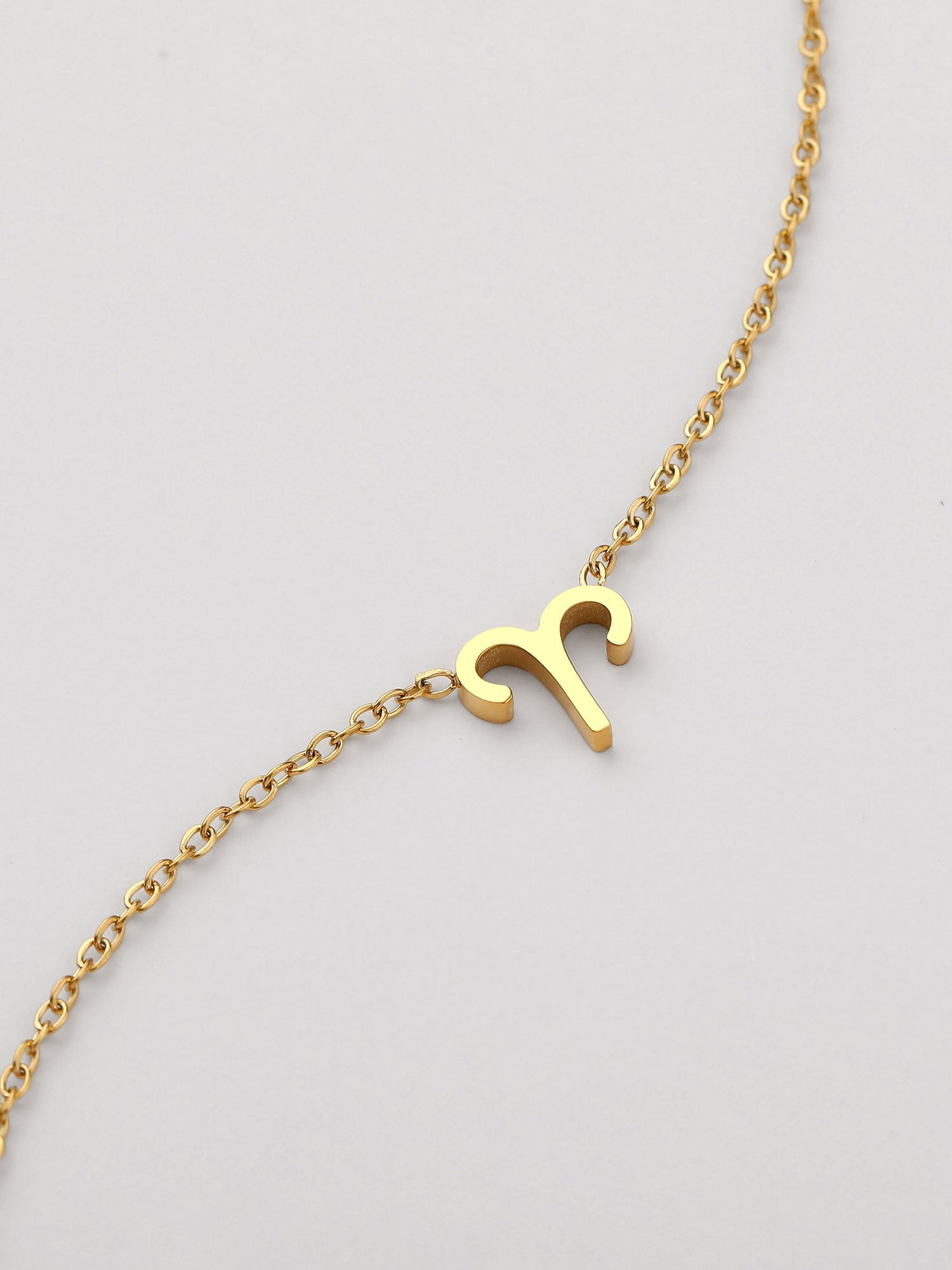 Collar Aries Dorado