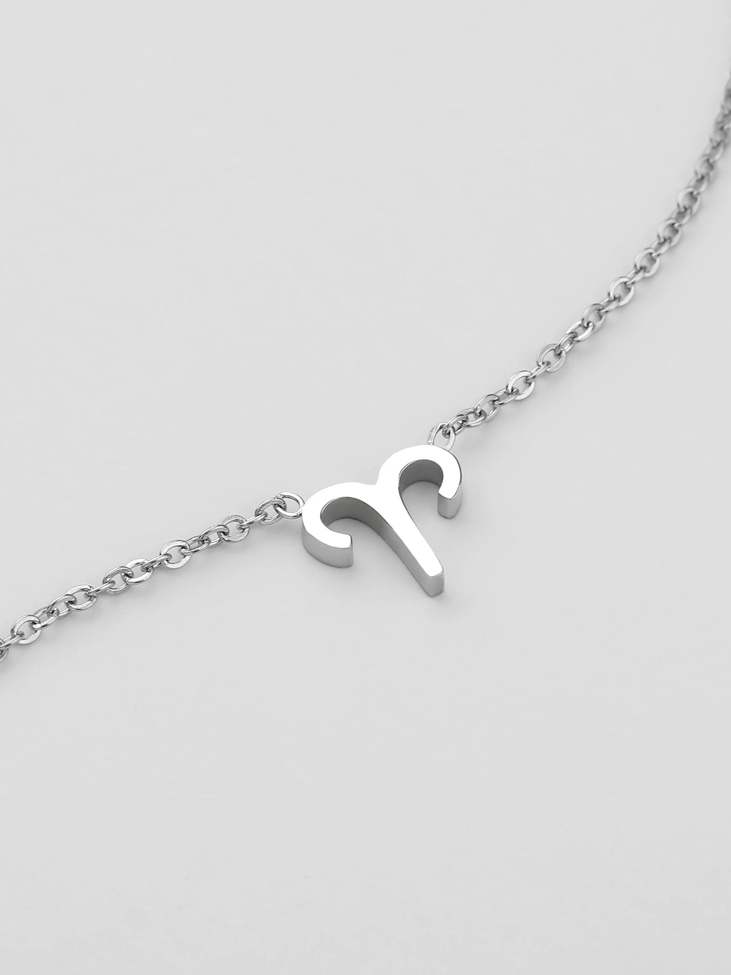 Collar Aries Plateado