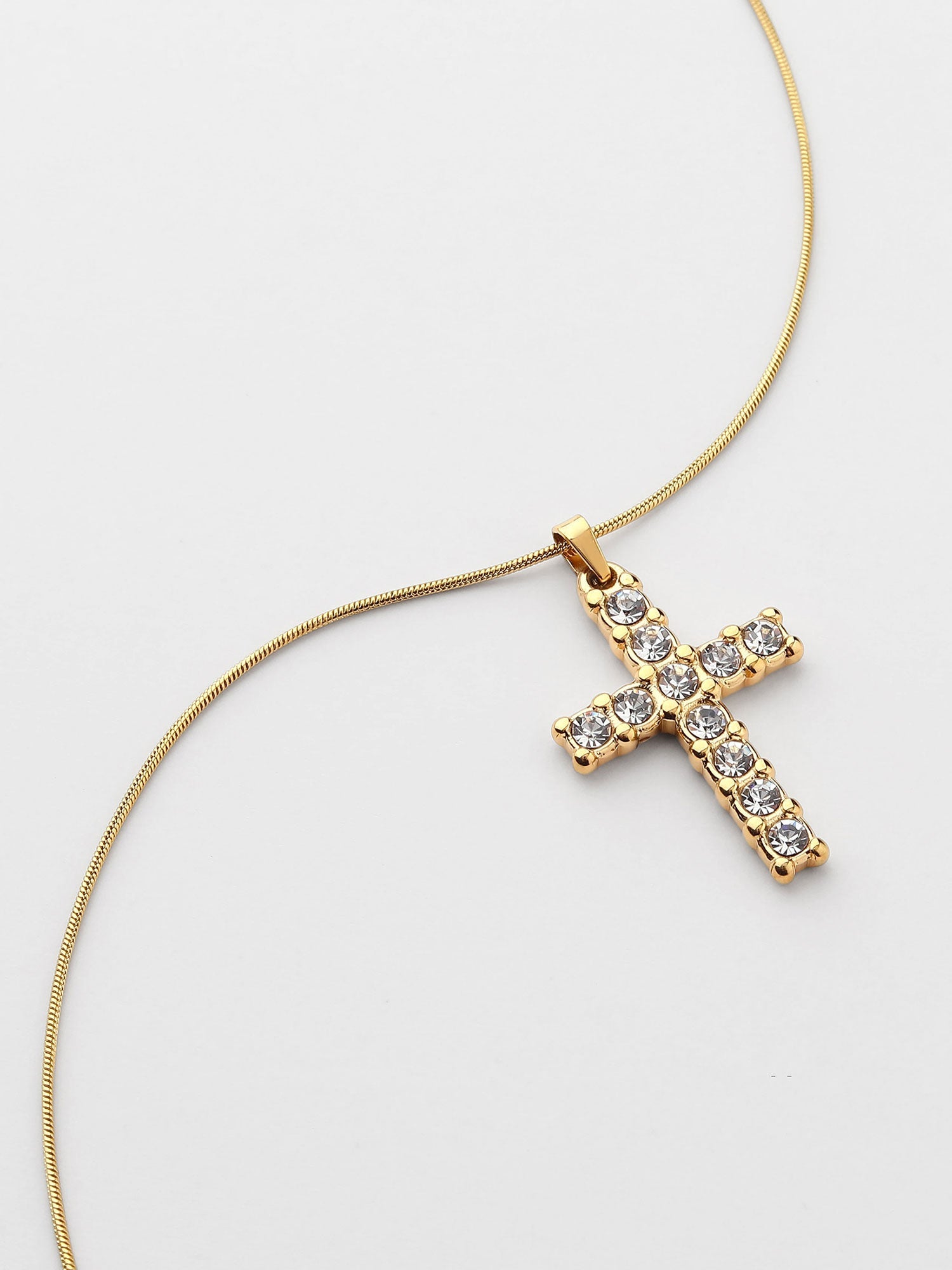 Collar Cruz Dorado con Zirconita Blanca