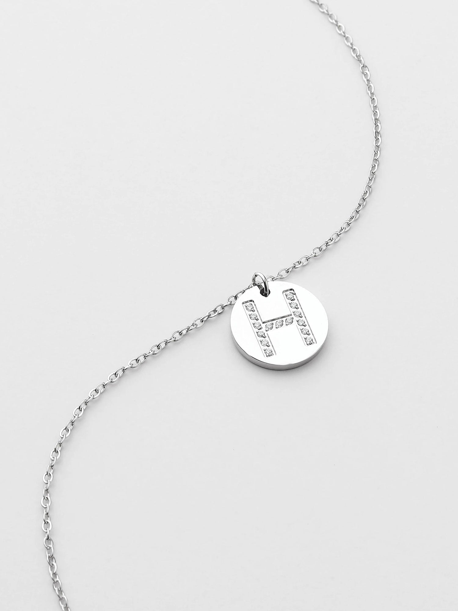 Collar Inicial H Medallón Plateado Brillante