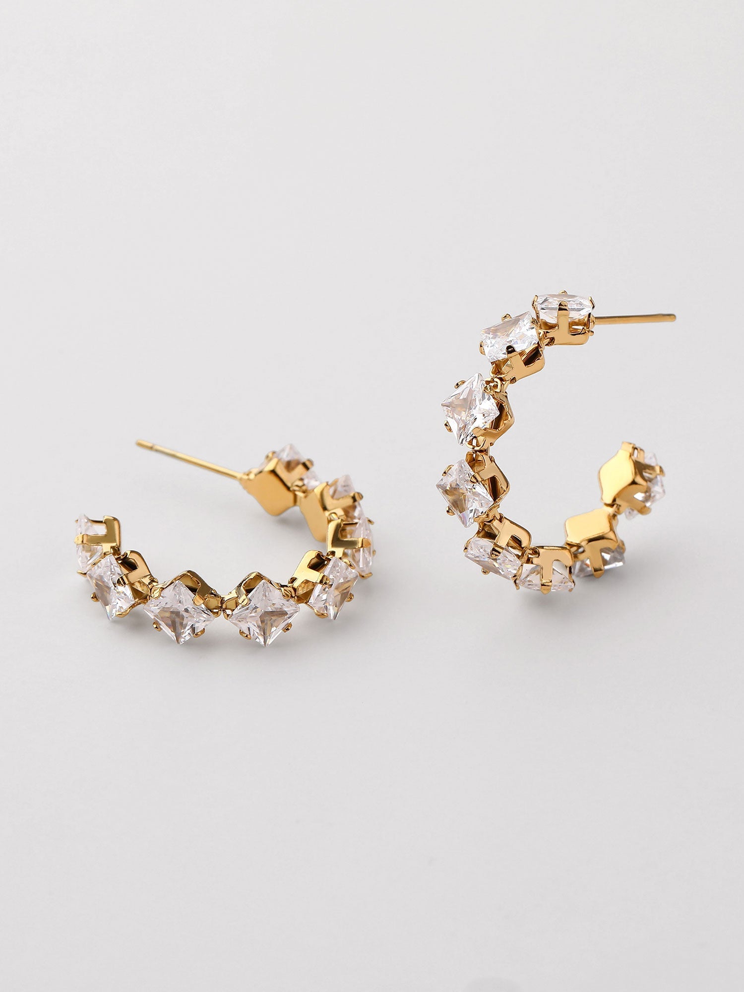 Pendientes aro Isla con zirconias blancas