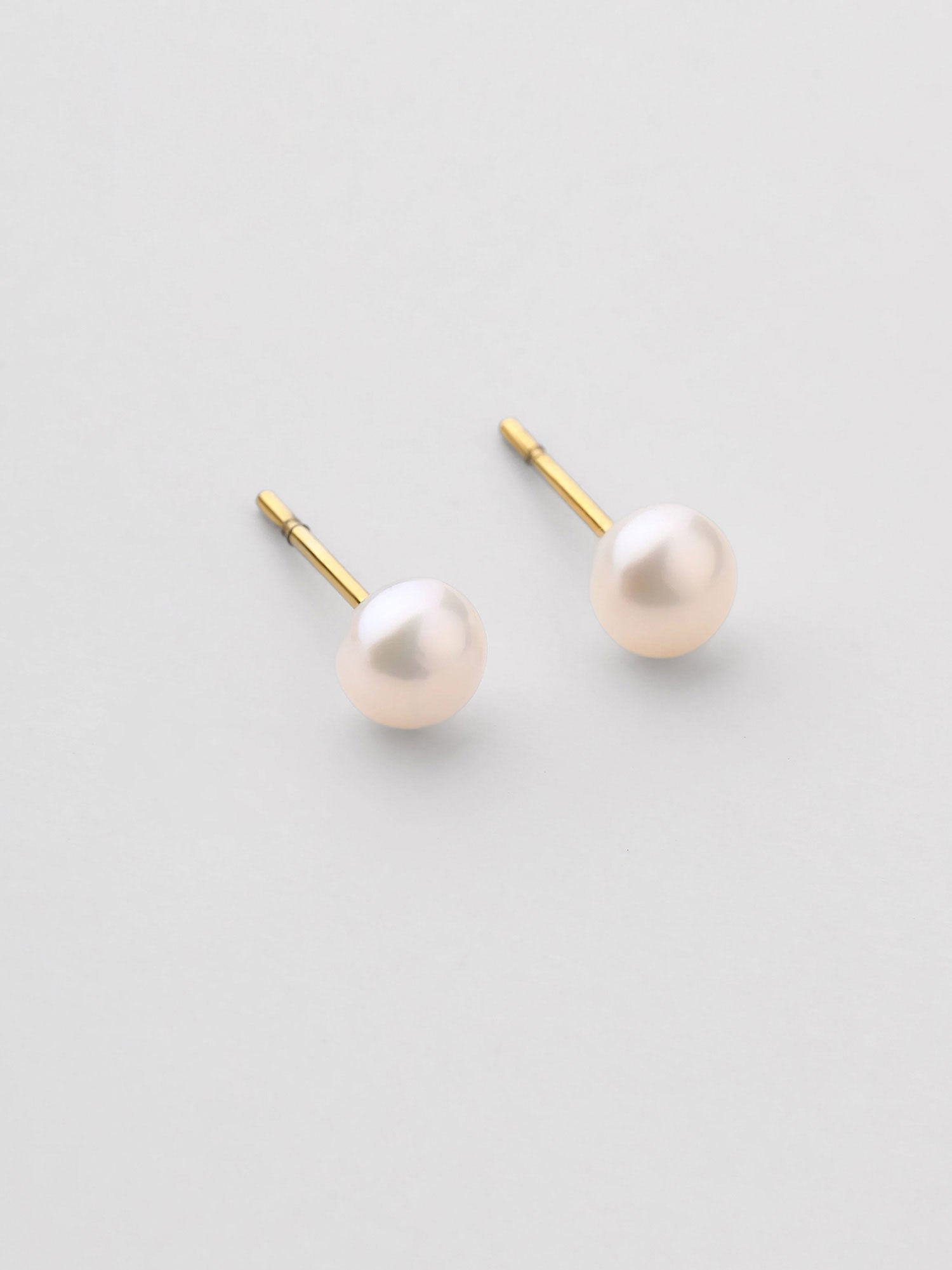 Pendientes de perla Naya dorados 5mm