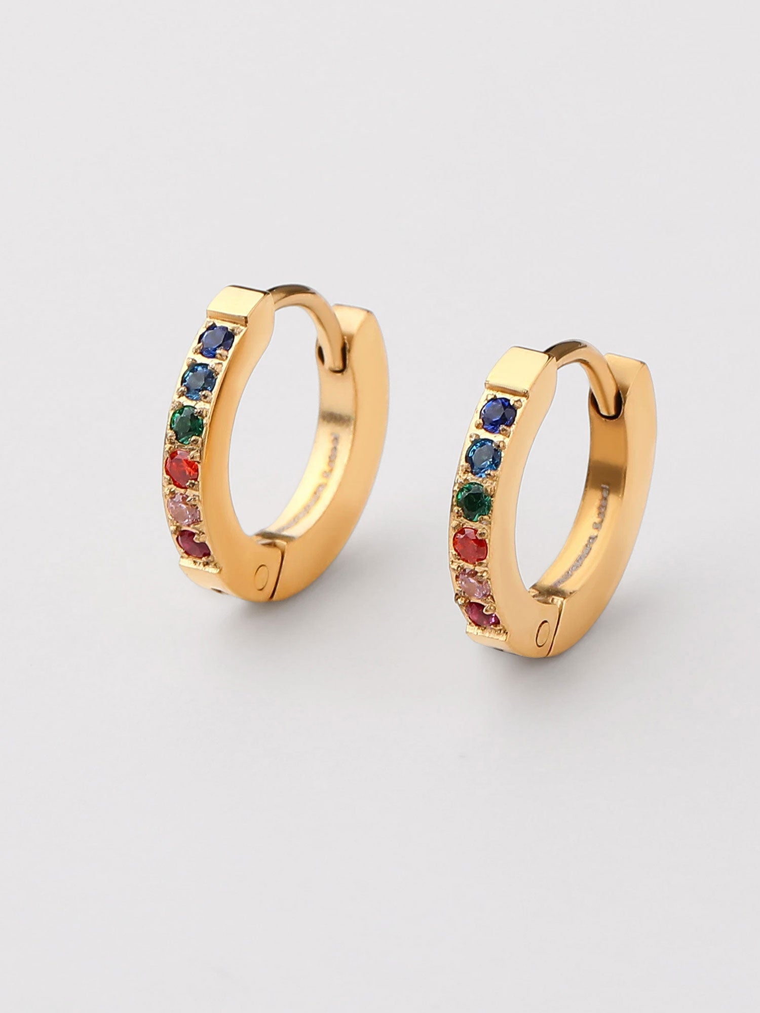Pendientes aro Ella dorados zirconias blancas