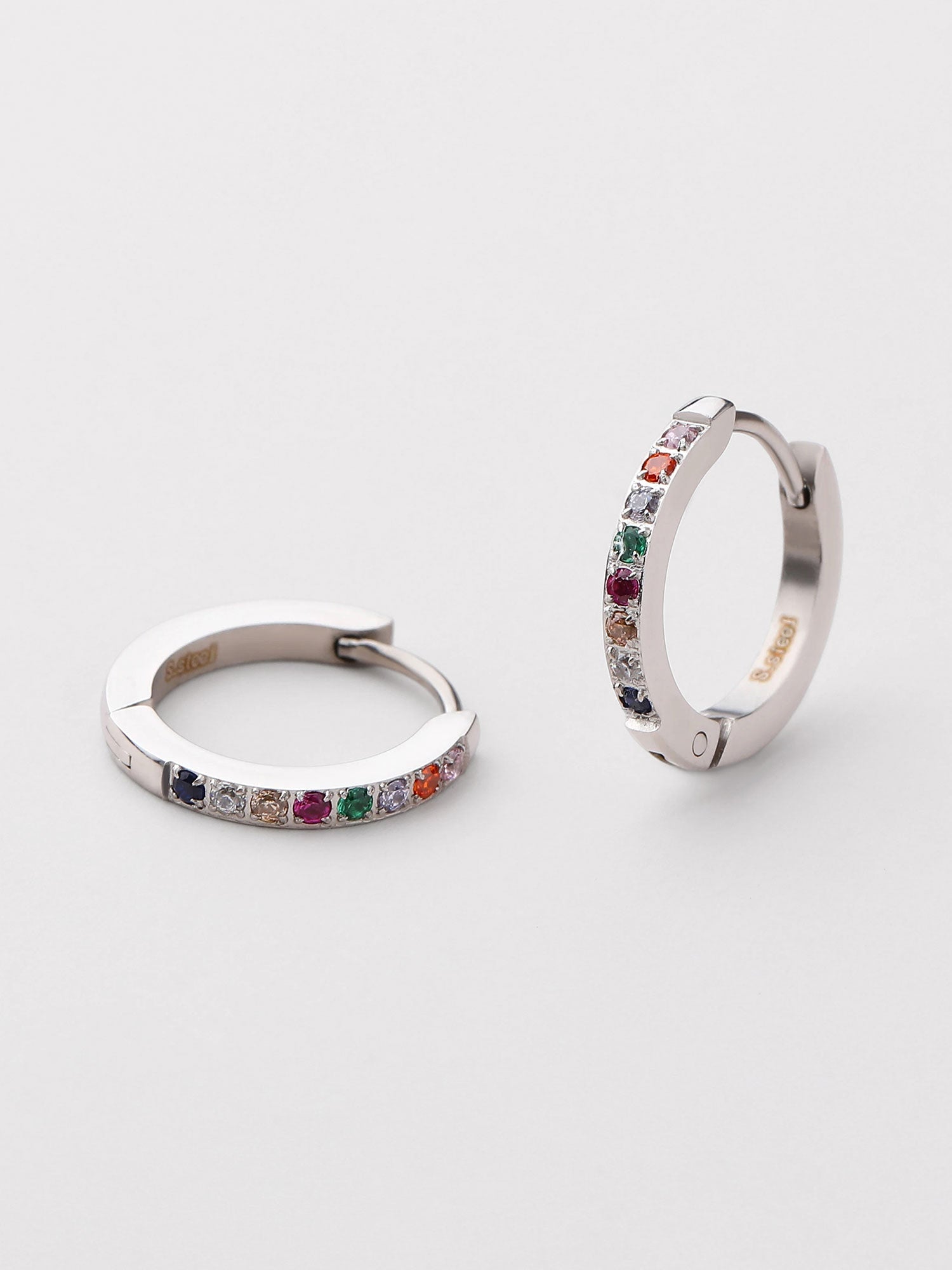 Pendiente aro Elise plateado zirconias multicolor