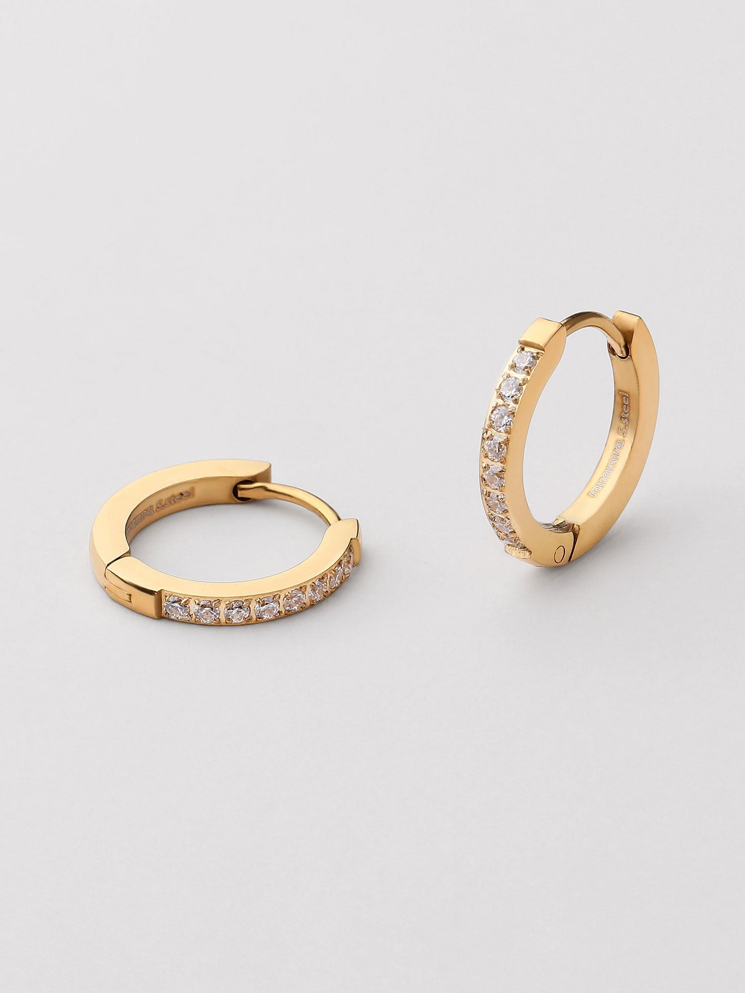 Pendientes Demi dorados con zirconias transparentes