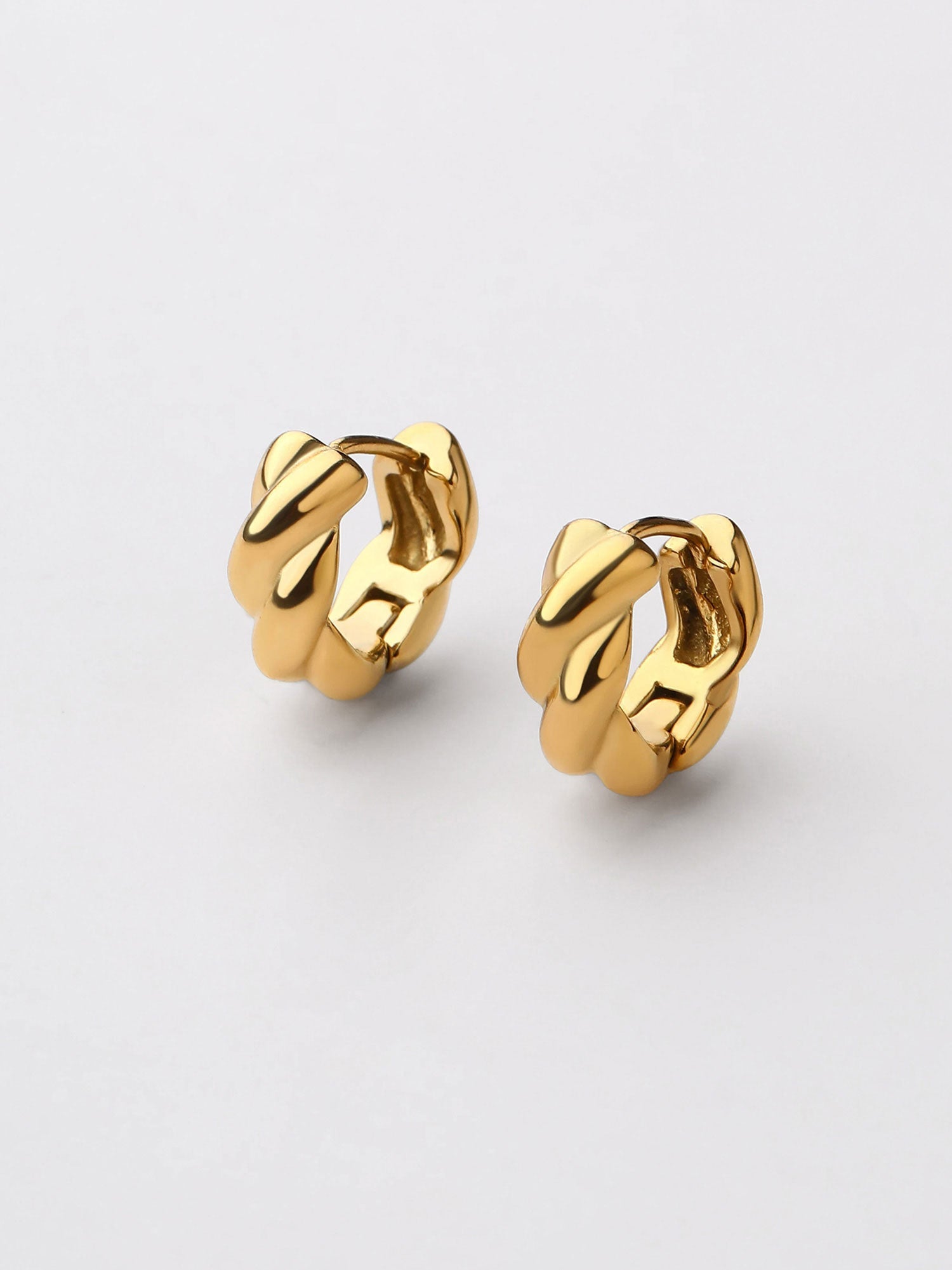 Pendientes Sable Aro Cerrado Dorado