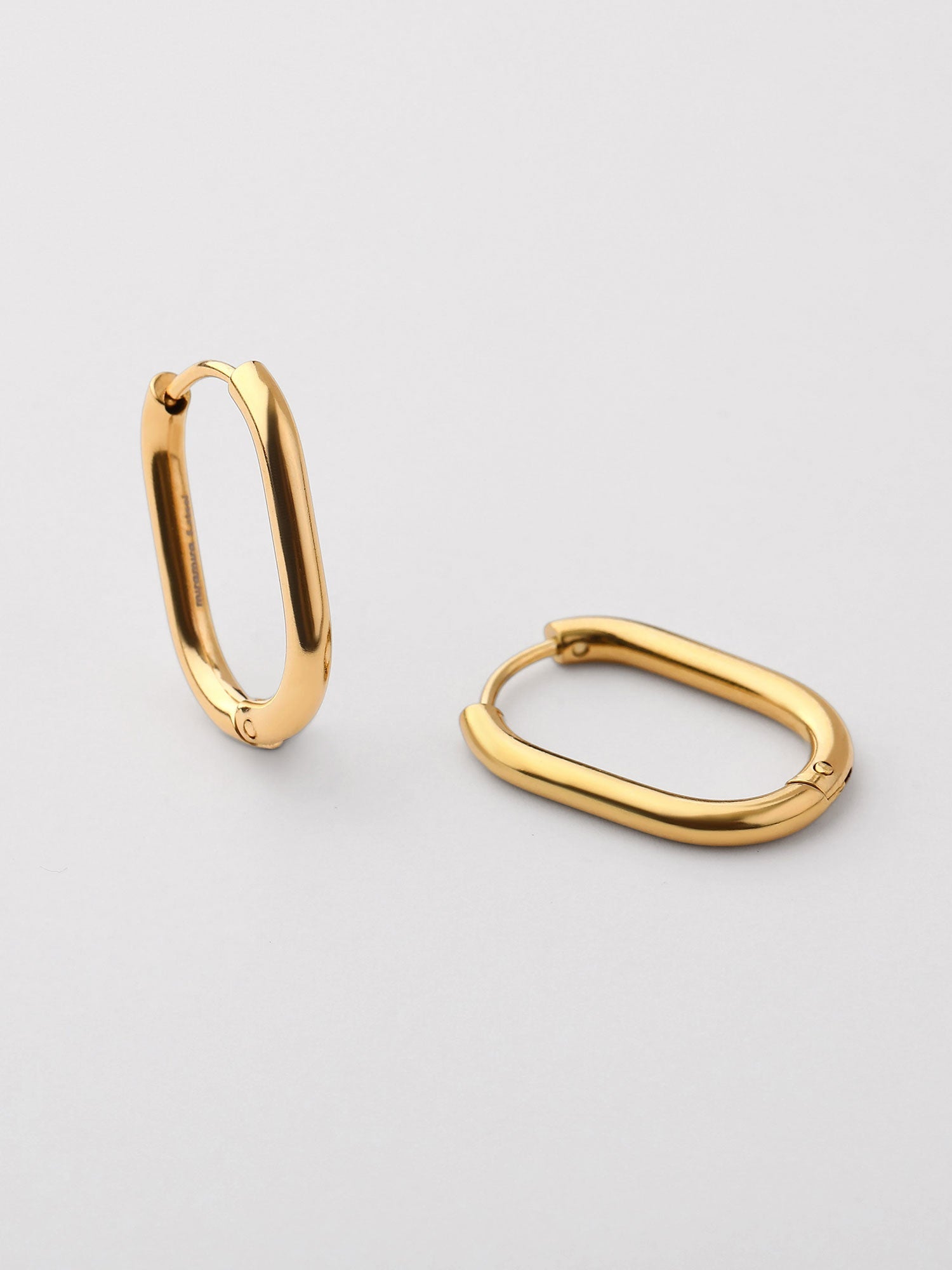 Pendientes aro Clara mini alargado dorados