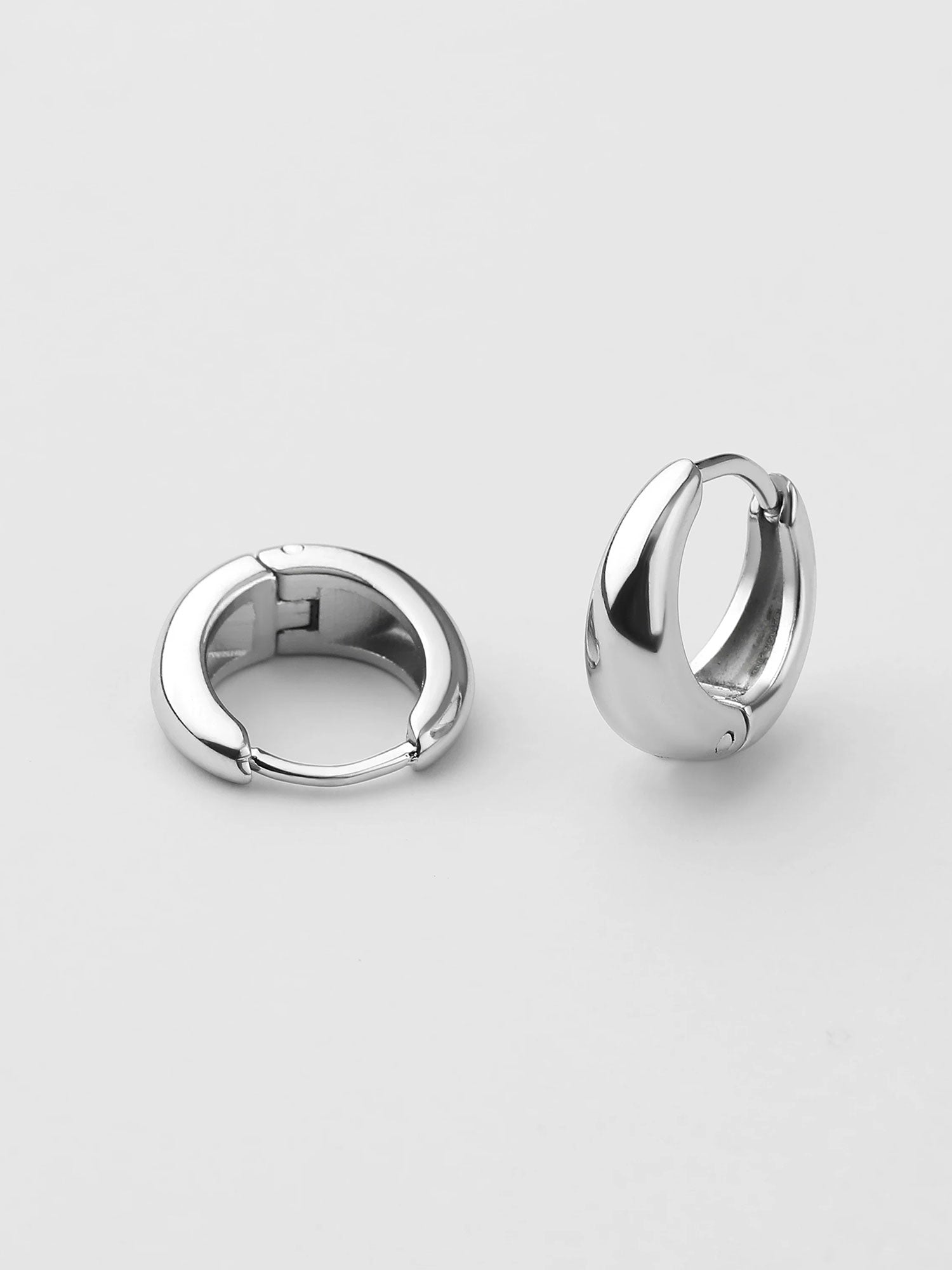 Pendientes de aro Kaia grueso plateados M 18mm